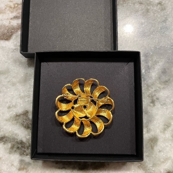 Vintage Monet Brooch - Picture 3 of 5